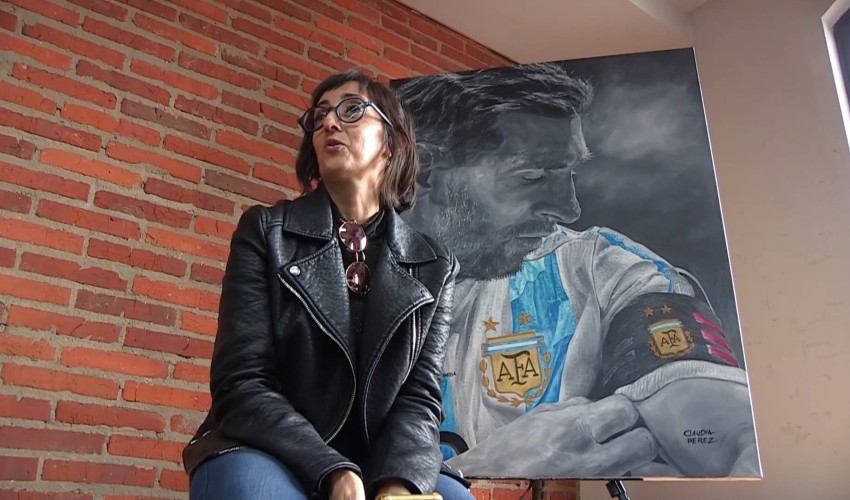 Artista argentina pinta cuadro de Messi, se vuelve viral y la invitan a Catar 