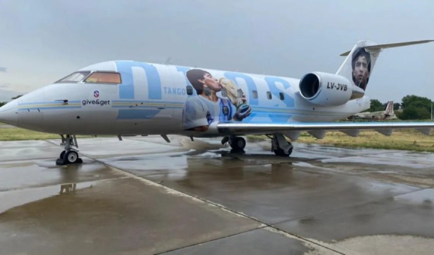 Presentan Tango D10S, el avión que homenajea a Maradona y volará a Catar 