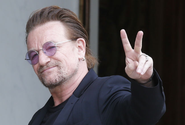El cantante Bono tuvo encuentro con el Papa Francisco en inauguración de proyecto para jóvenes 