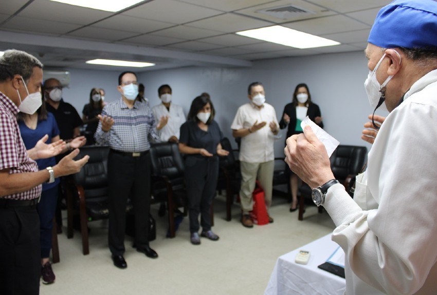 En el Día del Médico; doctores de la Policlínica 'Presidente Remón' reciben homenaje 