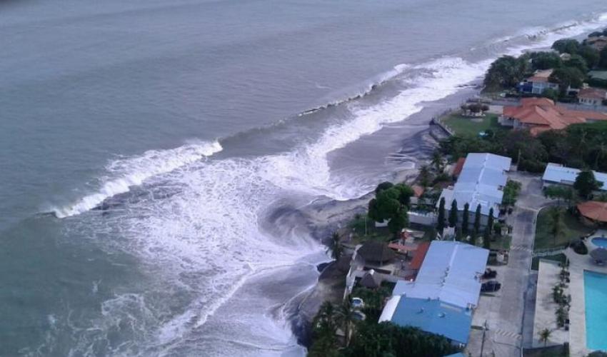 ¡Preste atención! Incremento de oleaje y viento en el Caribe panameño 