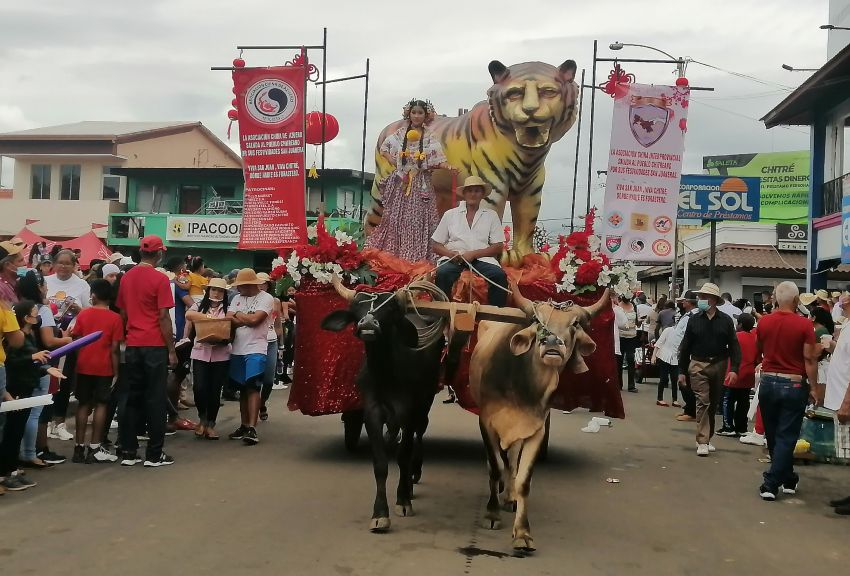 Con desfile de carretas culminan fiestas de San Juan en Chitré  