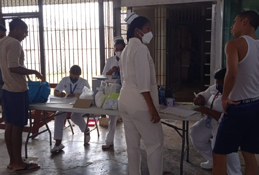 Minsa mantiene activo el proceso de aplicación de vacunas varias en el país  