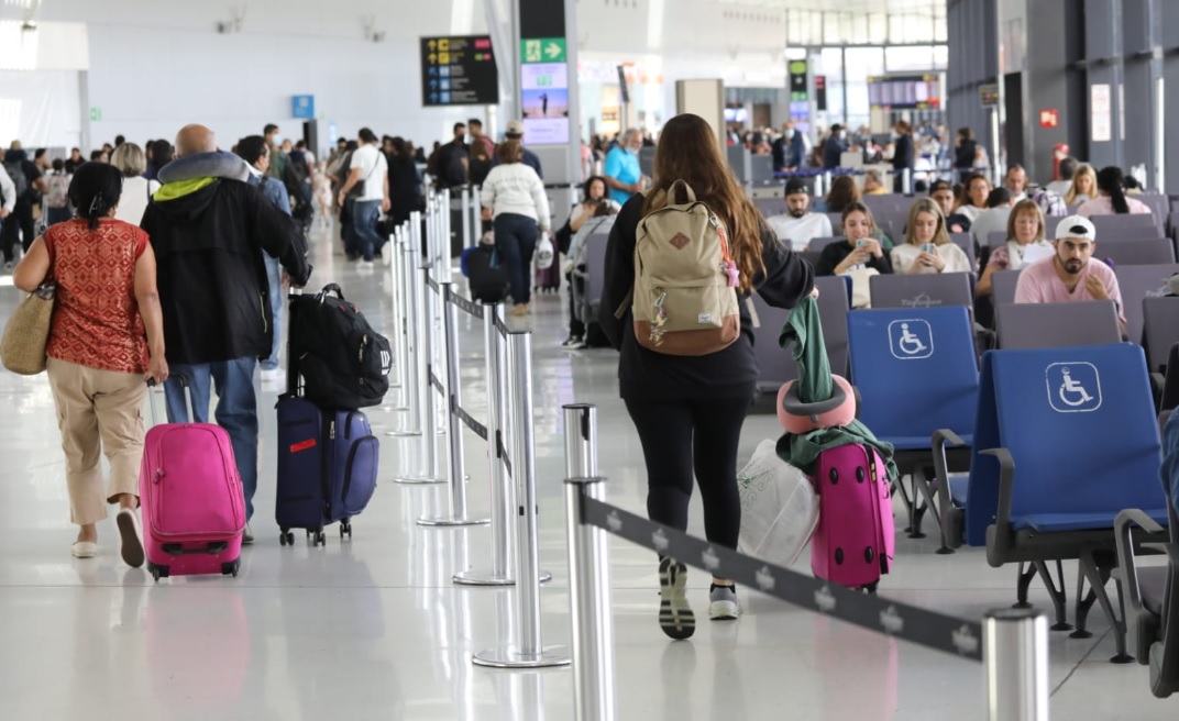 El principal aeropuerto de Panamá suspendió operaciones por tormenta eléctrica 
