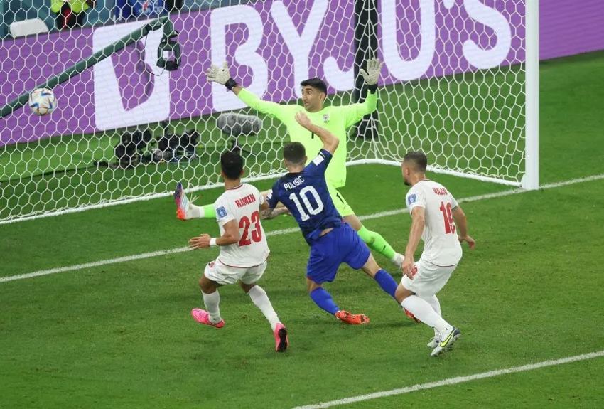 Estados Unidos ganó 1-0 a Irán con golazo de Pulisic y pasa a octavos del Mundial 