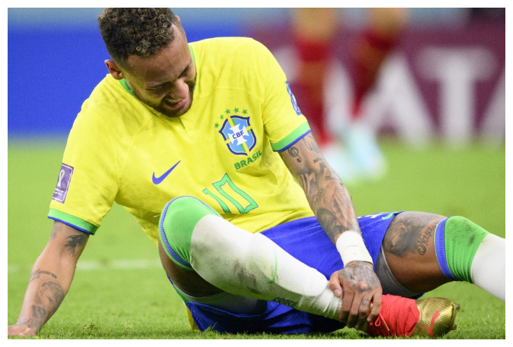 Neymar tiene una lesión en el ligamento lateral del tobillo derecho 
