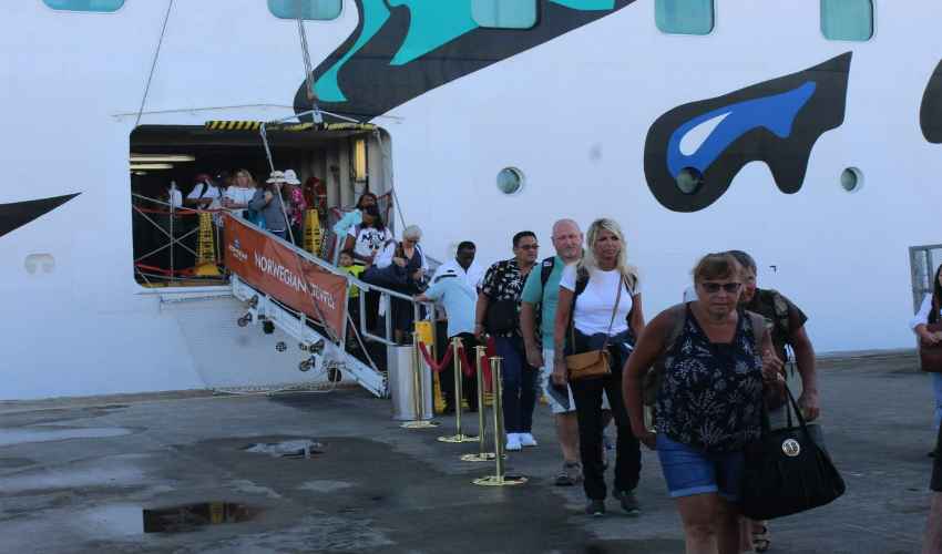 Más de 7 mil 200 turistas ha atendido Migración en Colón y Amador  