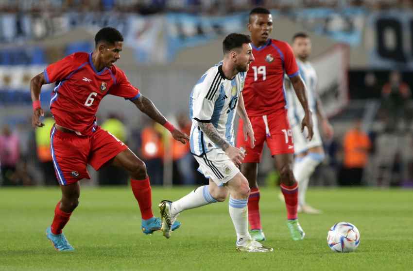 Argentina venció a Panamá en la fiesta del campeón del mundo;  Lionel Messi marcó su gol 800 