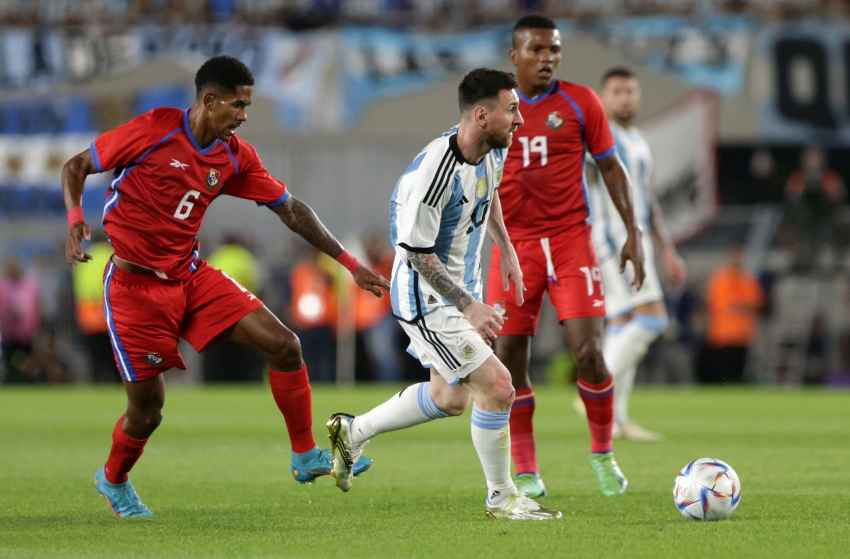 Argentina venció a Panamá en la fiesta del campeón del mundo;  Lionel Messi marcó su gol 800 