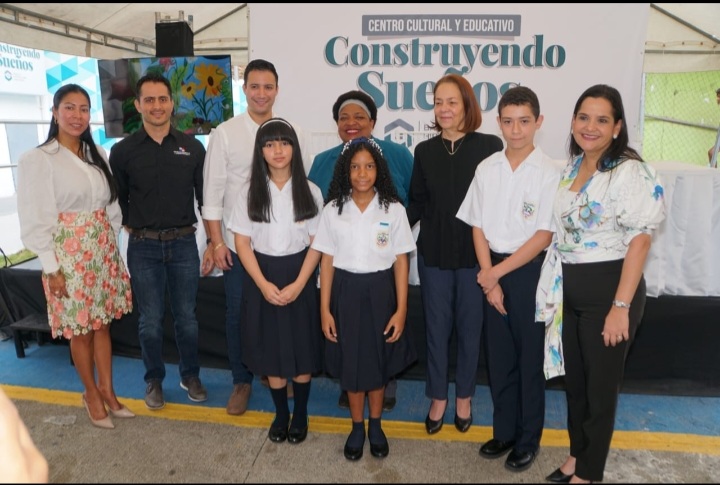 Llevan arte, música y pintura a niños y jóvenes de San Miguelito 
