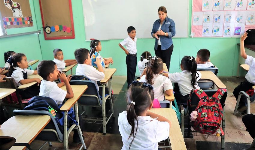 Ministerio de Educación le pone el ojo a escuelas de Darién  