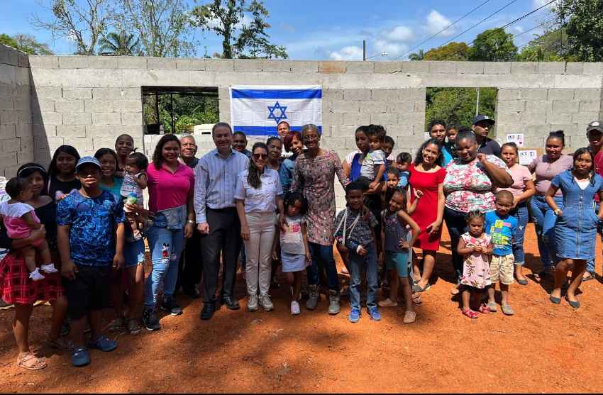 Embajada de Israel y comunidad judía llevan ayuda a moradores de Río Gatún en Colón 