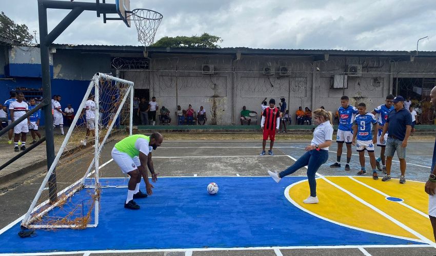 Clausura liga de fútbol en Tinajitas, la sección de la Iglesia se coronó campeona 