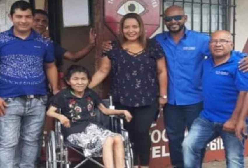 No solo ofrecen un traslado seguro a la comunidad, taxistas también son solidarios 