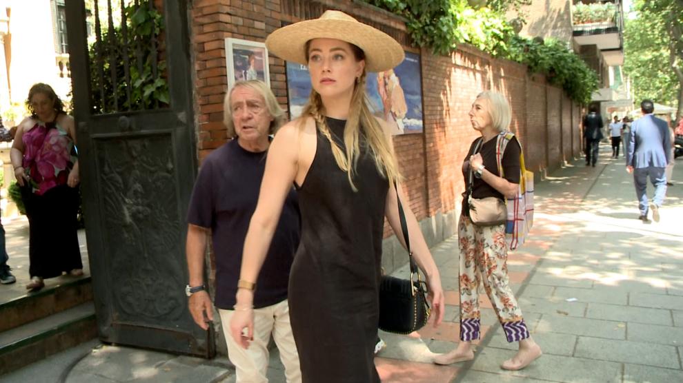 ¡Ama ese país! Amber Heard dice en un fluido castellano que se quiere quedar a vivir en España 