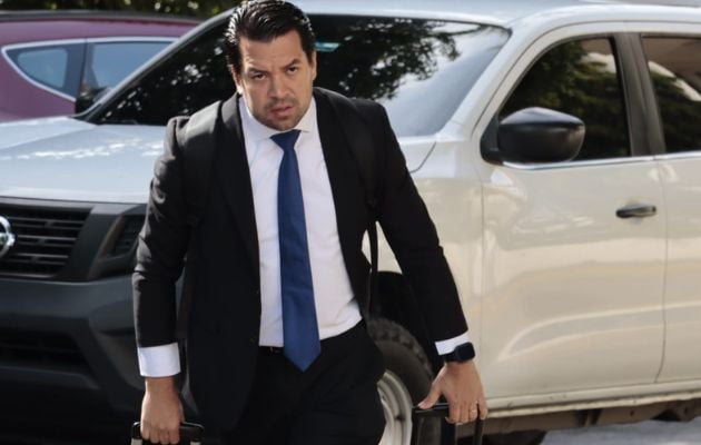 'Aquí hay algo que nos están escondiendo', advierte el abogado Camacho González 