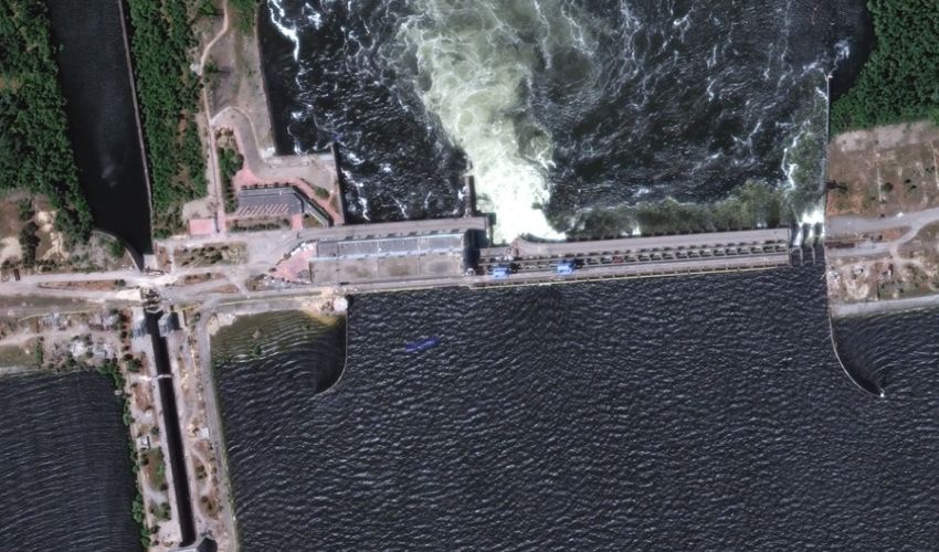 Putin acusa a Ucrania de volar la presa de Kajovka y habla de un 'acto bárbaro' 