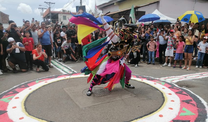 La Villa y Parita se llenan de color con la fiesta del Corpus Christi 