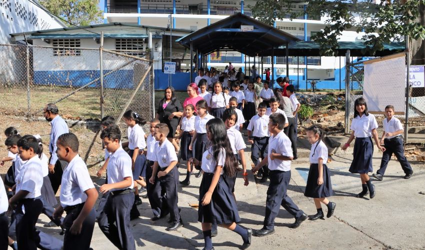 Más de 30 mil estudiantes, docentes y funcionarios del Meduca aportarán al Tercer Simulacro Regional 