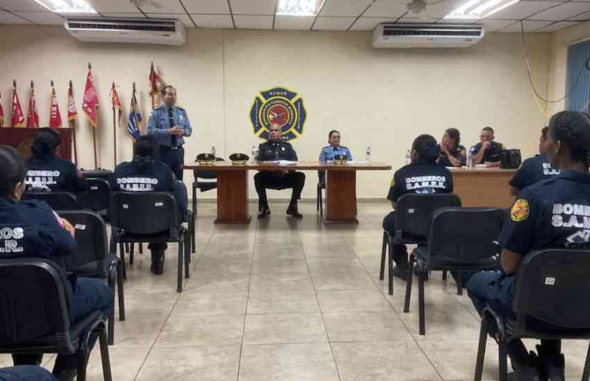Escuchan a técnicos de urgencias médicas del Cuerpo de Bomberos en Chiriquí 