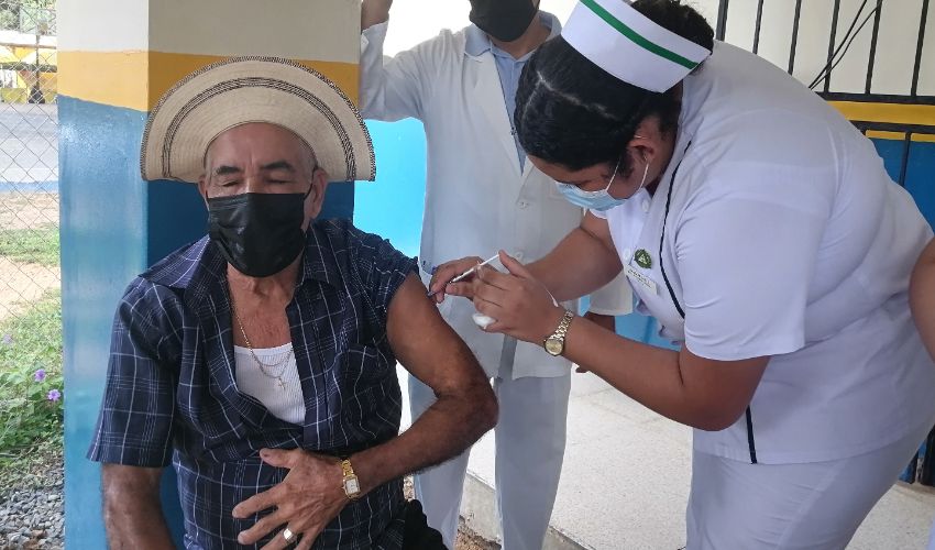 Piden a la población vacunarse ante incremento de casos de influenza 