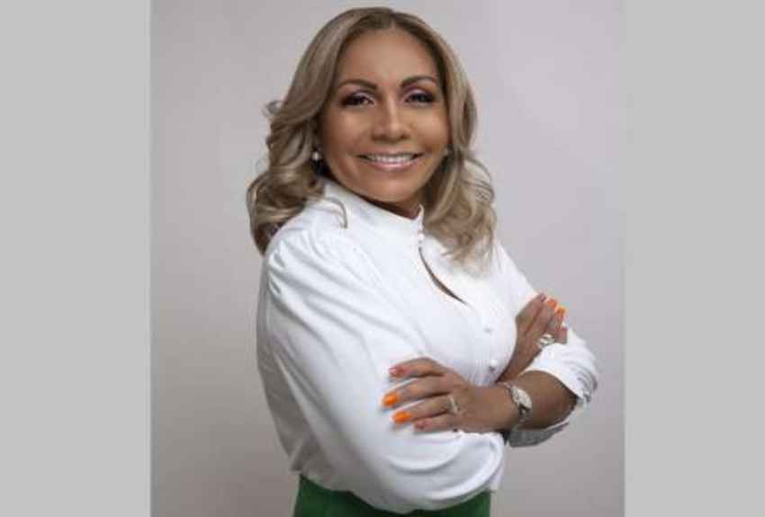 'Roux ya no sabe qué hacer para bajar mi candidatura', explica diputada Yanibel Ábrego 