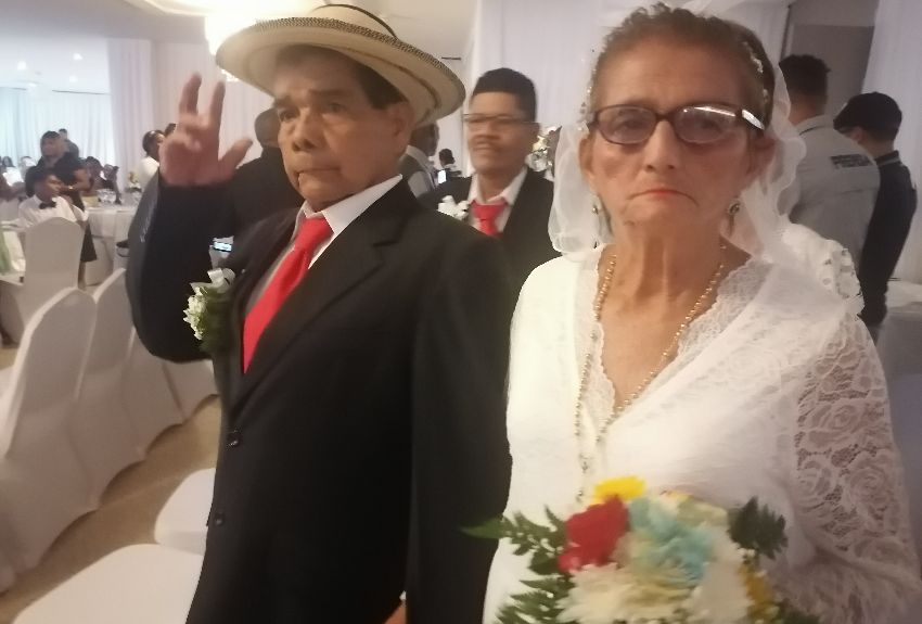 Treinta y ocho parejas contrajeron matrimonio por lo civil; se comprometieron a fortalecer sus familias 