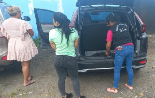 Aprehenden a dos mujeres por el delito de falsificación; habían pedido una tarjeta de crédito con documentos de otra persona 