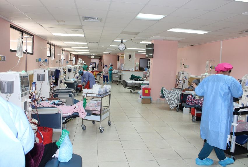 Hay nuevo turno en el Hospital Susana Jones para atender pacientes de hemodiálisis del Complejo de la CSS    