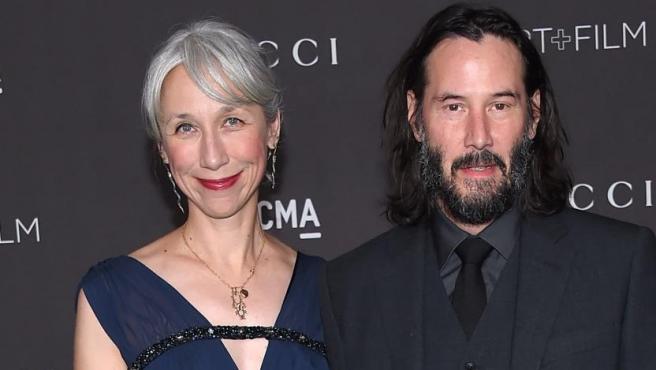 Alexandra Grant se siente feliz de haberse enamorado de Keanu Reeves a una edad avanzada 