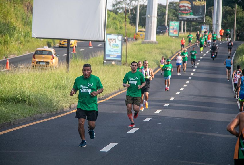 Corrieron y caminaron por un San Miguelito más limpio y saludable 