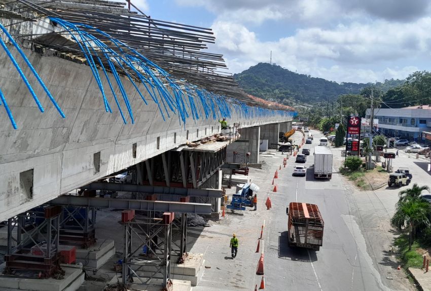 Continuarán los cambios en la circulación de vehículos en los carriles paralelos al Corredor de Playas 