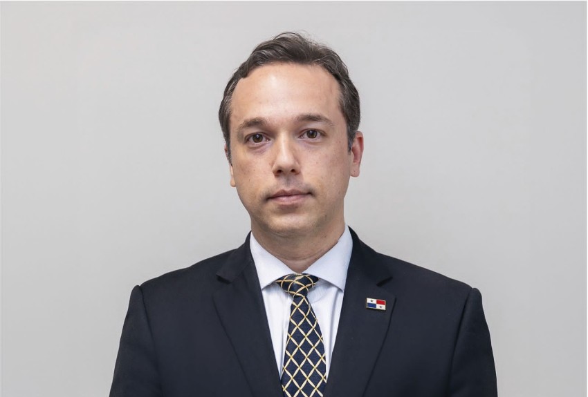 Ministro Federico Alfaro Boyd renuncia y Nito designó a Jorge Rivera Staff en su reemplazo 