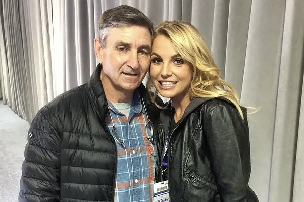 Le amputaron una pierna al papá de Britney Spears; tenía una fuerte infección 