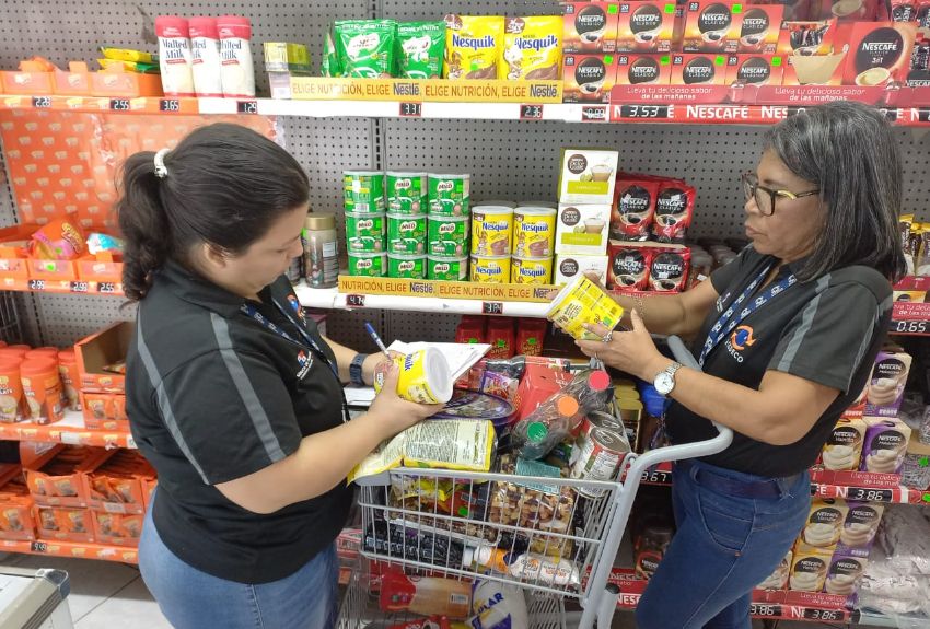 Desarrollan operativo nocturno en varias provincias; siguen vendiendo productos vencidos o deteriorados 