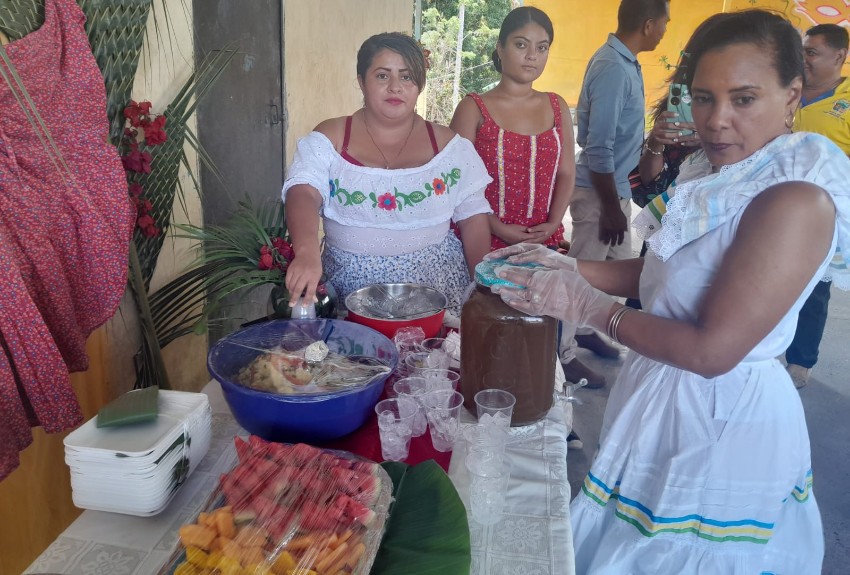 Decena de mujeres de Campana se lucieron preparando platos de la cocina tradicional panameña 