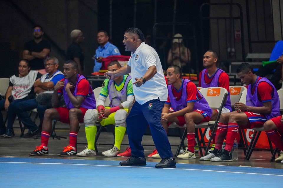 'Tenemos al equipo preparado’, afirma el DT Alex Del Rosario ante el reto de una clasificación al Mundial de Futsal 