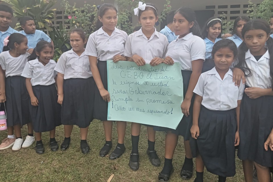 Comunidad educativa de El Juan va para la calle; el gobernador de la provincia  de Veraguas les mintió 
