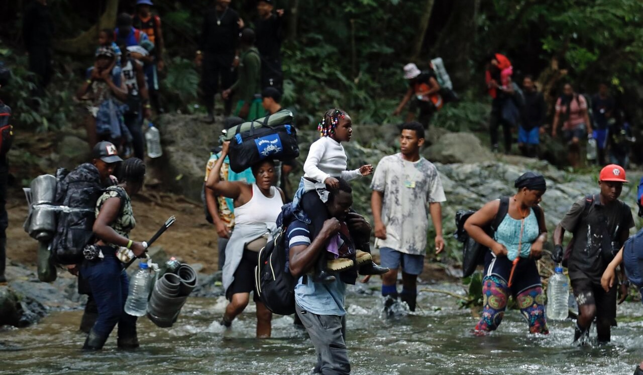 Aumenta un 40% la migración infantil por la peligrosa selva de Darién 