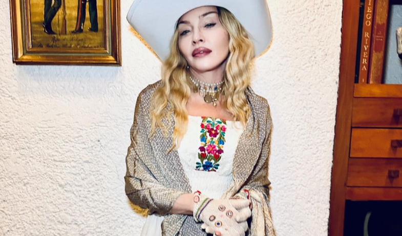 Madonna genera polémica por utilizar ropa de Frida Kahlo 