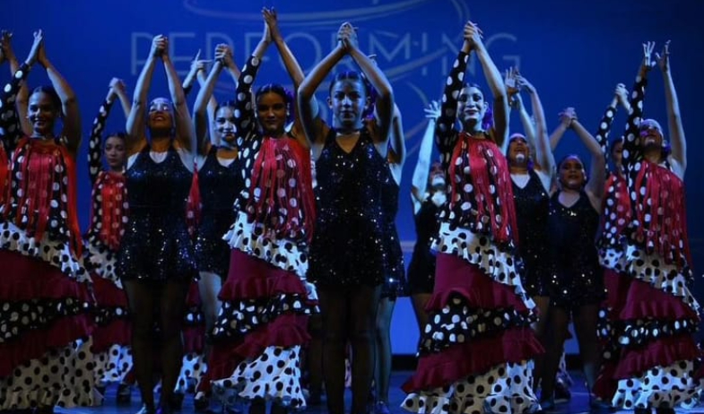¡Un sueño hecho realidad!  Mónica Guzmán Zubieta y bailarinas panameñas brillan en Disneyland París 