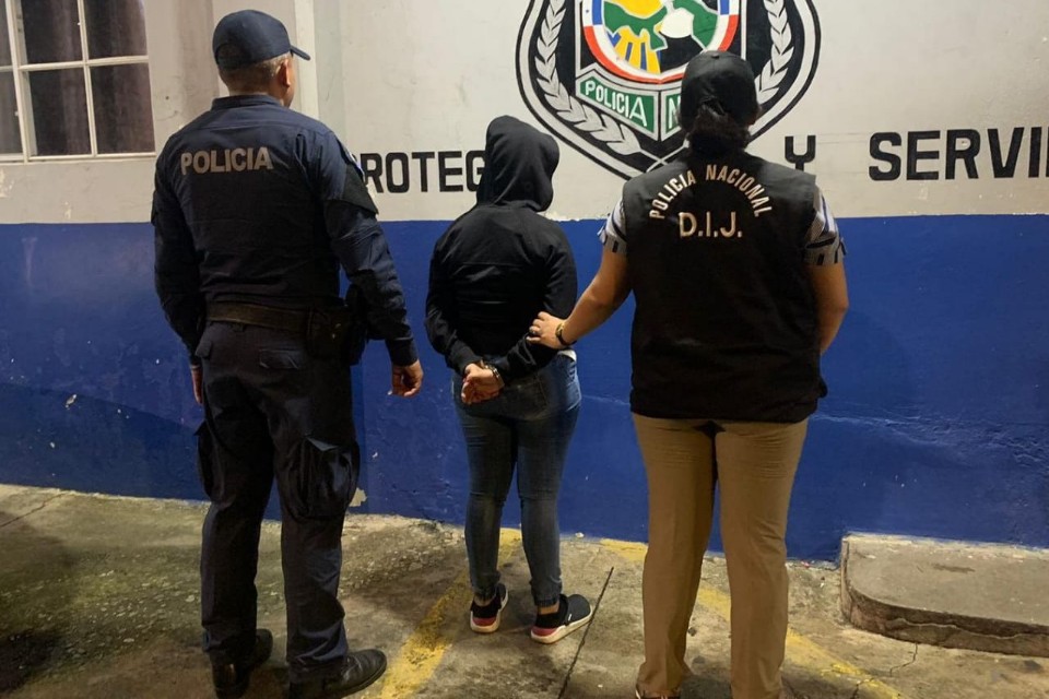 Colombiana fue aprehendida por el hurto de más de 900 mil dólares en prendas de una joyería en Colón 