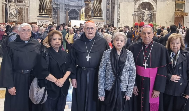 Panamá rinde homenaje póstumo al Papa Francisco en la Basílica de San Pedro 