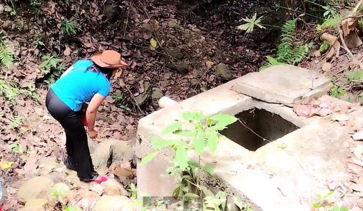 Pobladores de calle Iris en La Chorrera sobreviven con agua contaminada 