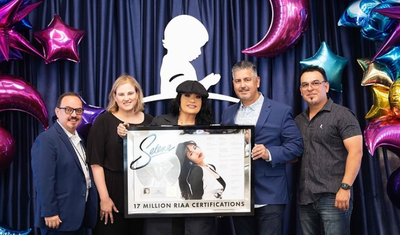 Selena recibe el premio 'Lifetime Achievement' por récord musical 