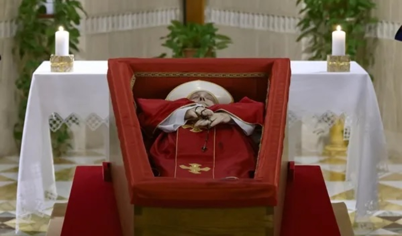 El funeral del papa Francisco será el 26 de abril en la plaza de San Pedro 