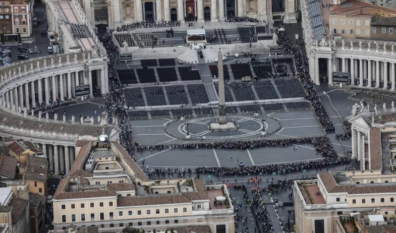 Los preparativos para el funeral del papa Francisco, en cifras 