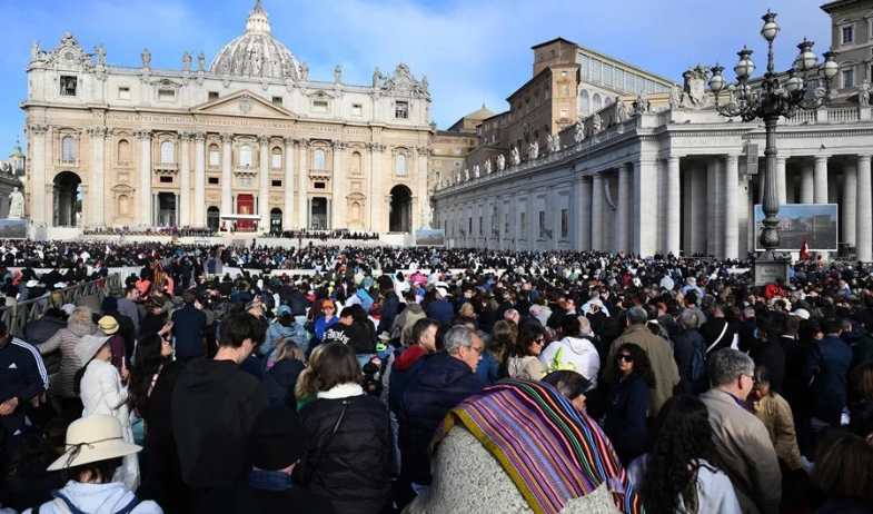 Ascienden a 250.000 los asistentes al funeral del papa Francisco 