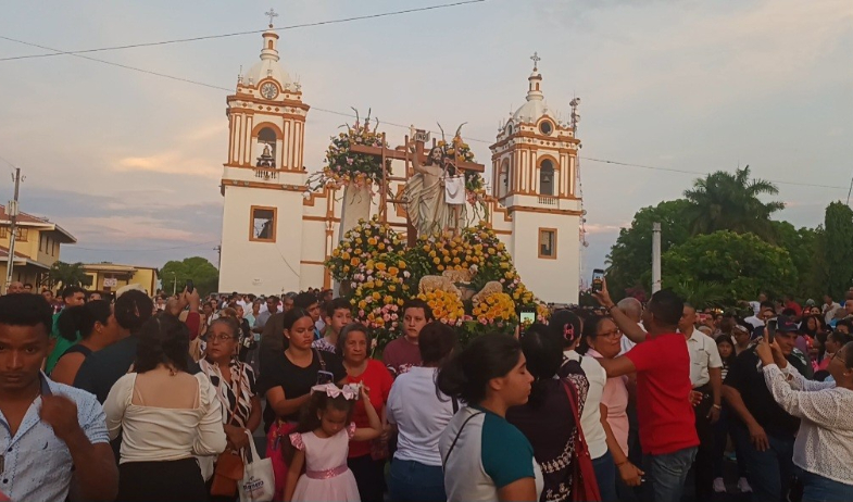 Santiago celebra la carrera de los santos este Domingo de Pascua  