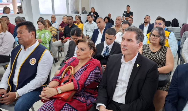 Sectores en Colón expresan preocupación por suspensión de clases 